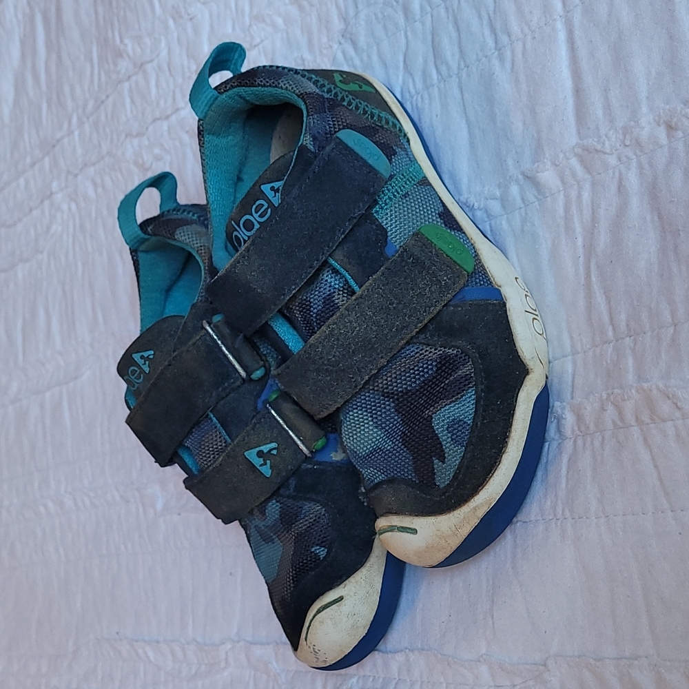 Plae Ty Shoes size 9.5